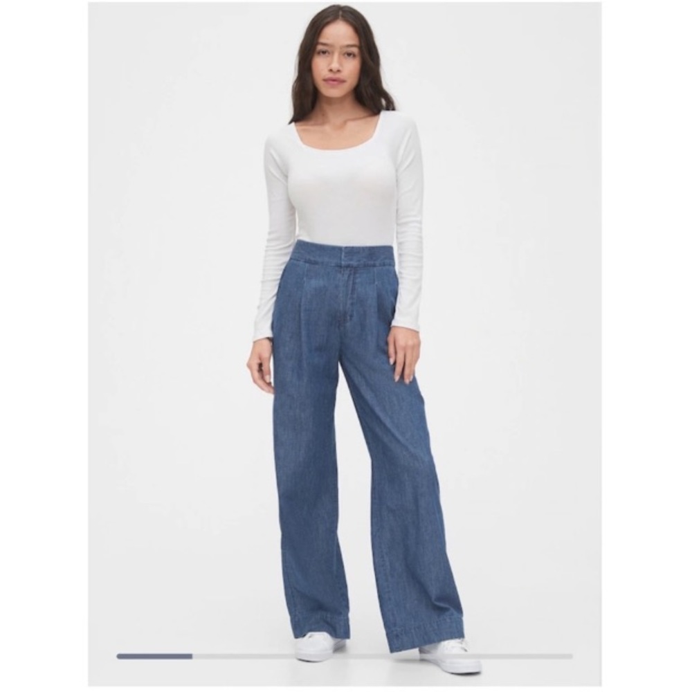 High waisted pleated wide leg denim trousers